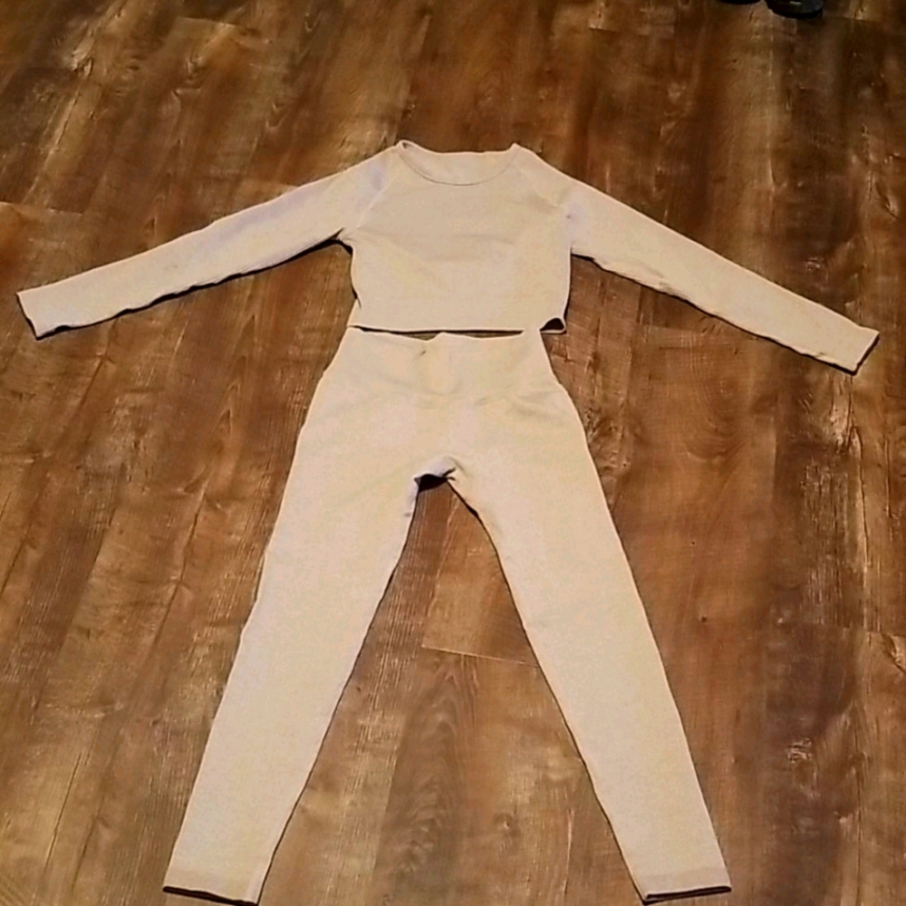 Ribbed matching work out set.